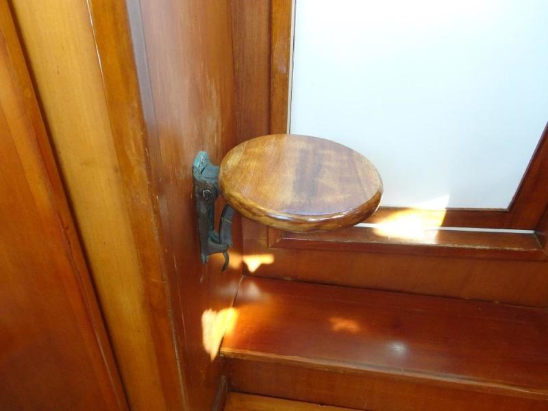 32' Eagle pilothouse mate seat