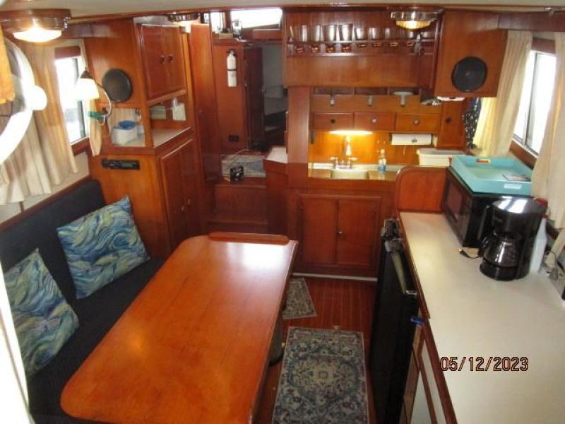 32' Eagle salon forward