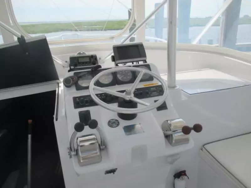 1999 Luhrs 29 Open