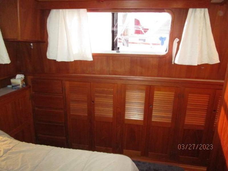 36' Monk master stateroom port