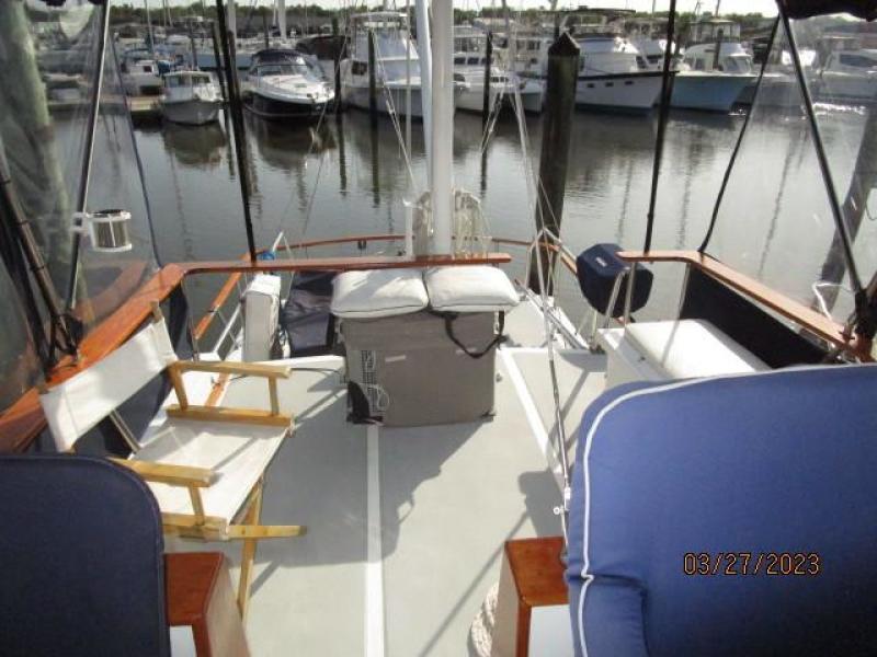 36' Monk flybridge aft