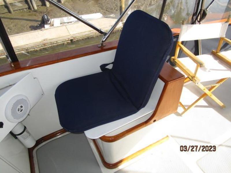 36' Monk flybridge mate seat