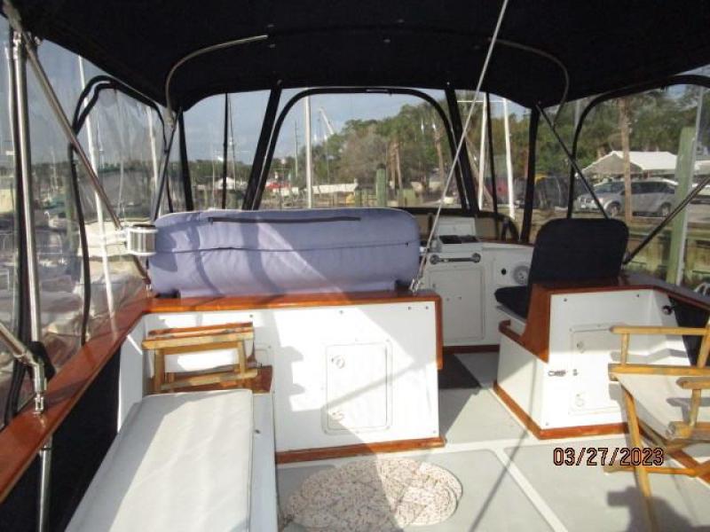 36' Monk flybridge forward