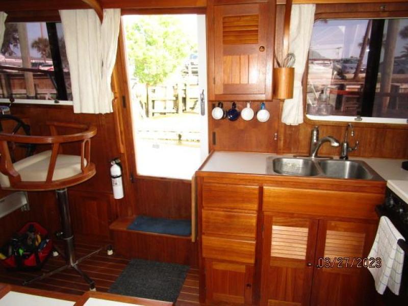 36' Monk salon port