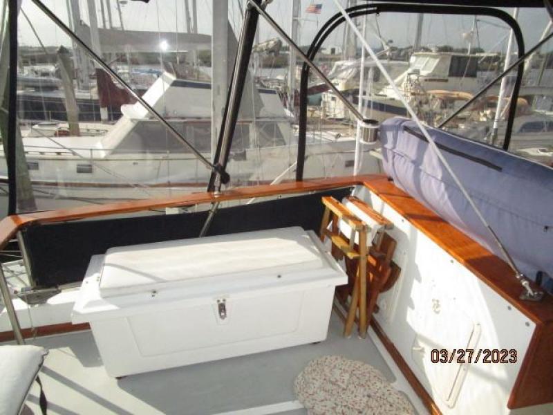 36' Monk flybridge port