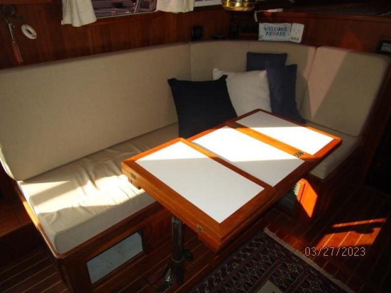 36' Monk salon seating