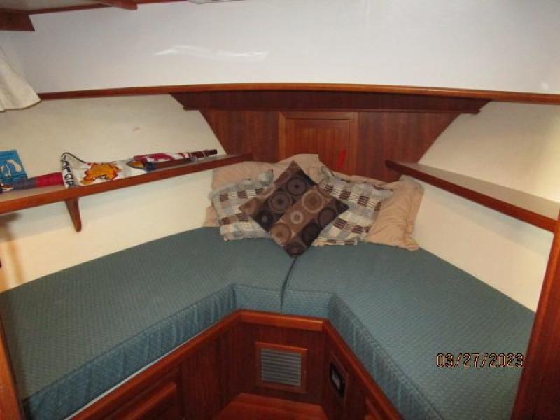 36' Monk guest stateroom