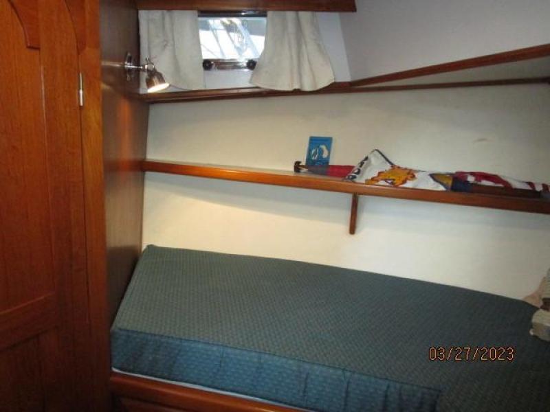 36' Monk guest stateroom port