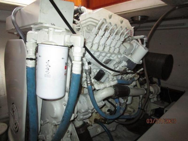 36' Monk main engine2