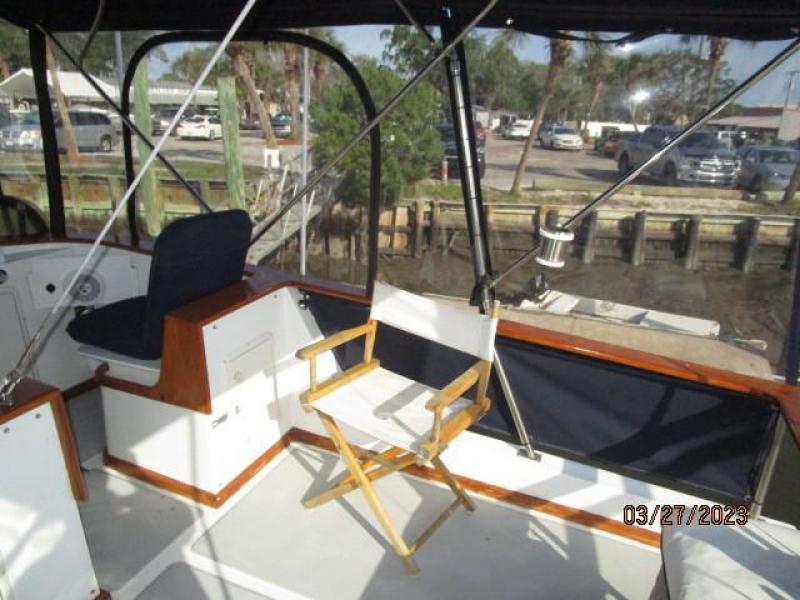 36' Monk flybridge starboard