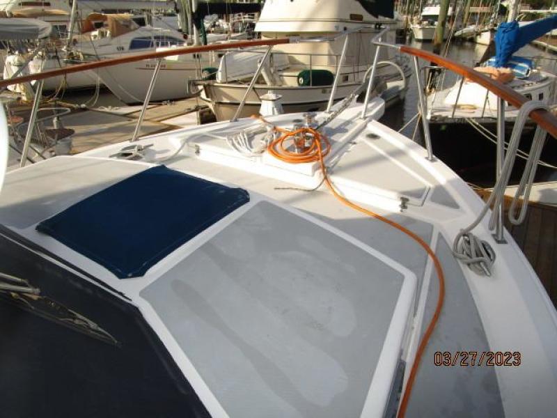 36' Monk foredeck