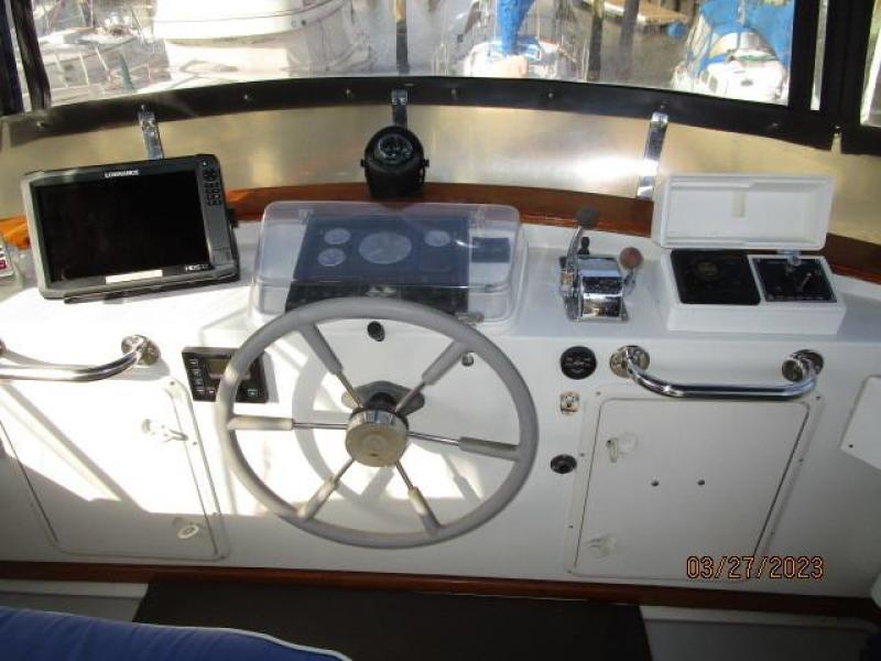 36' Monk flybridge helm