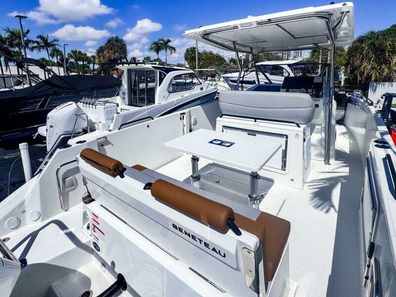 27ft Beneteau Yacht For Sale