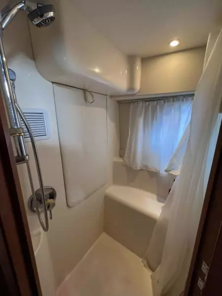 2004 Silverton 39 Motor Yacht