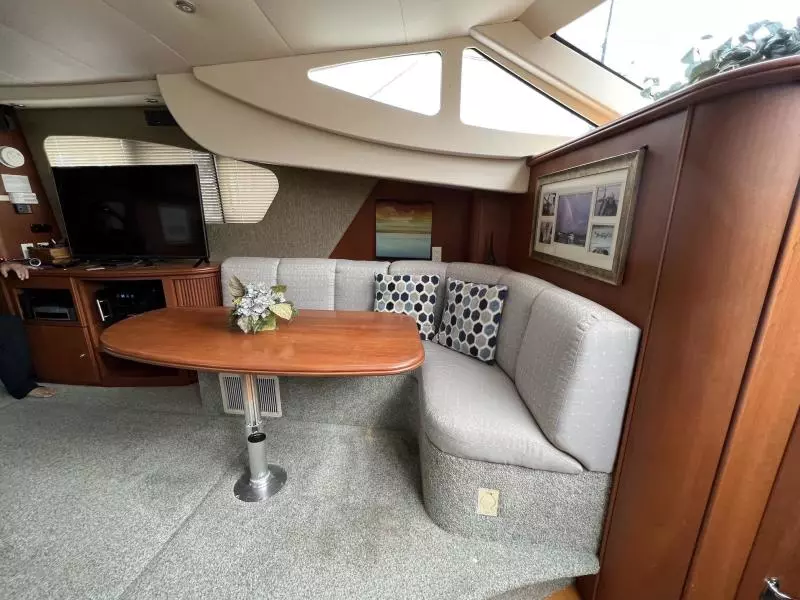 2004 Silverton 39 Motor Yacht