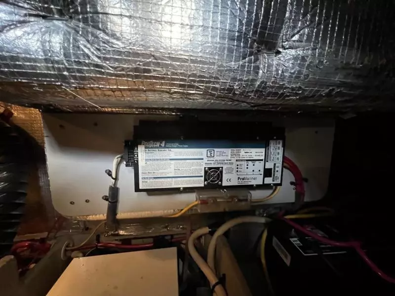 2004 Silverton 39 Motor Yacht