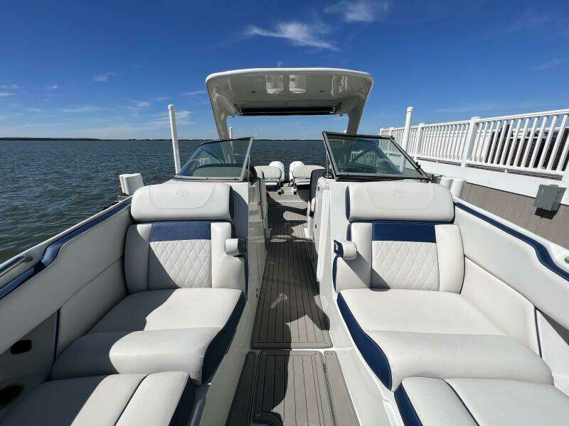 29ft Crownline Yacht For Sale