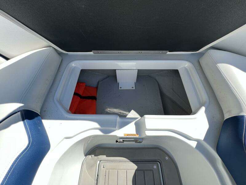 29ft Crownline Yacht For Sale