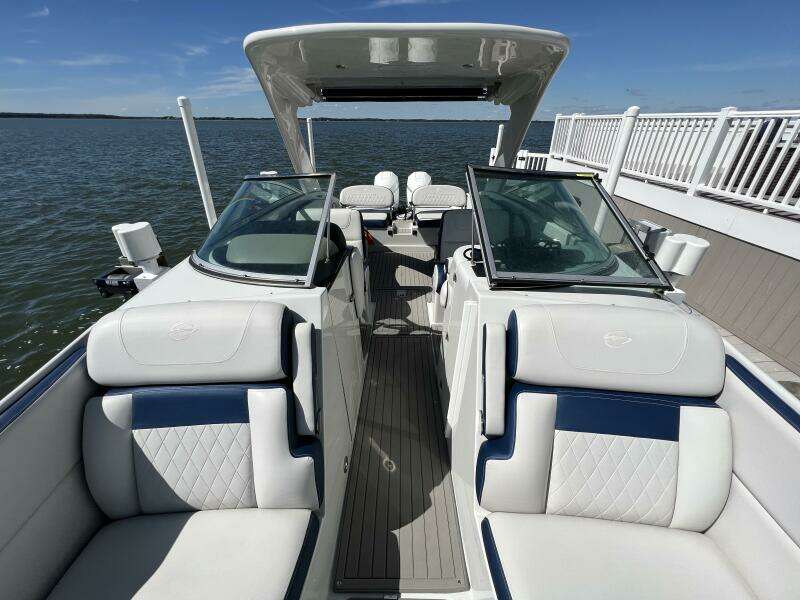29ft Crownline Yacht For Sale