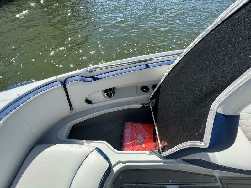 29ft Crownline Yacht For Sale