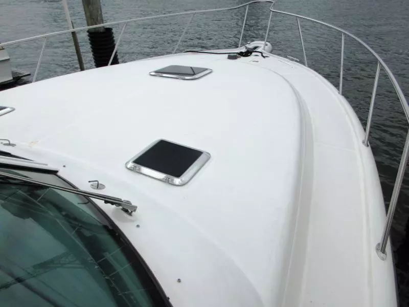 Foredeck, starboard