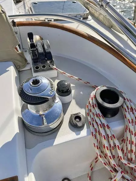 Electric Main Halyard Winch