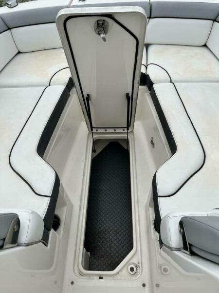 2017 Sea Ray SDX27