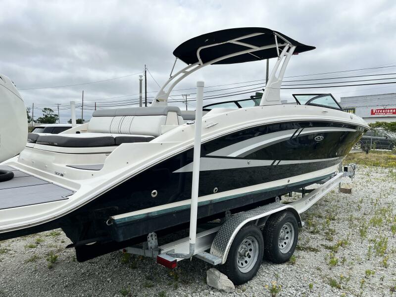 2017 Sea Ray SDX27