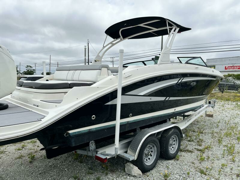 SDX27 27ft Sea Ray Yacht For Sale