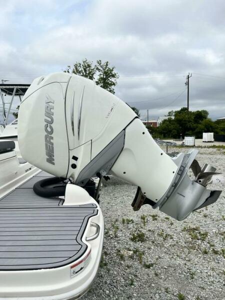 2017 Sea Ray SDX27