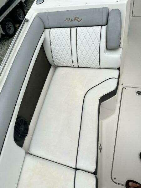 SDX27 27ft Sea Ray Yacht For Sale