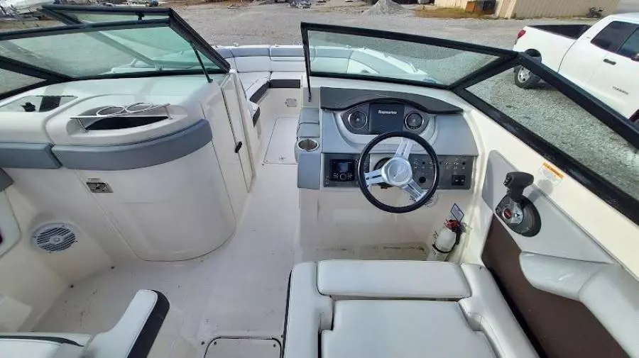 SDX27 27ft Sea Ray Yacht For Sale