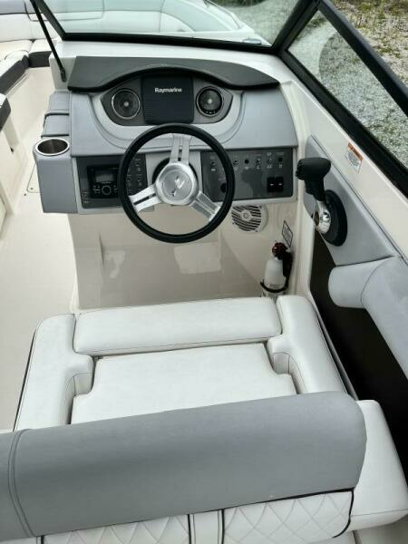 SDX27 27ft Sea Ray Yacht For Sale