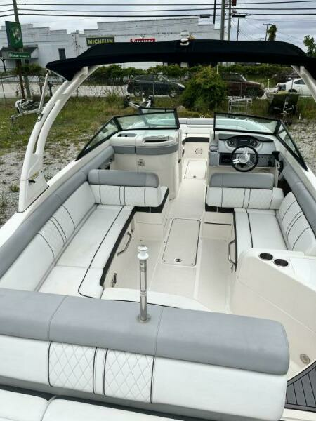 SDX27 27ft Sea Ray Yacht For Sale