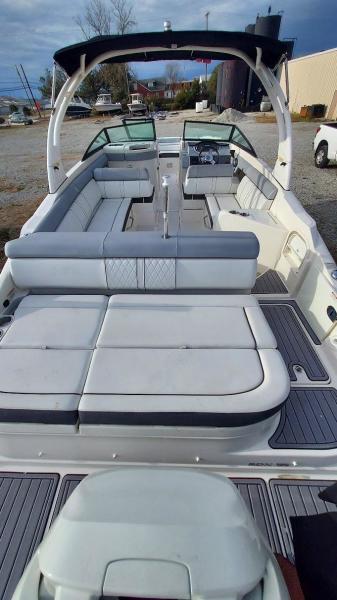 2017 Sea Ray SDX27