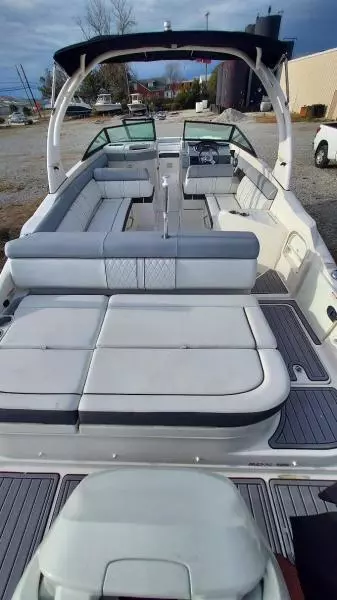 SDX27 27ft Sea Ray Yacht For Sale