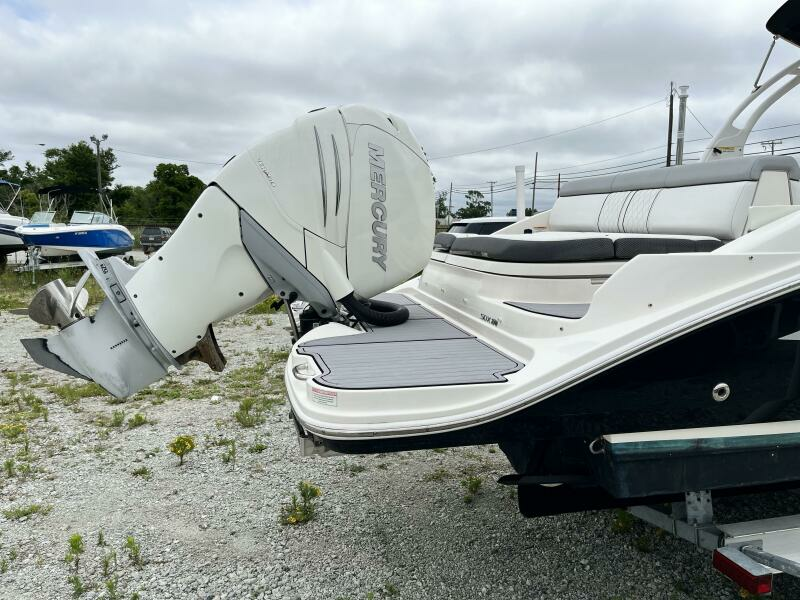 SDX27 27ft Sea Ray Yacht For Sale