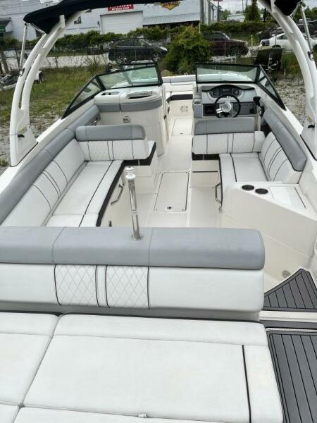2017 Sea Ray SDX27
