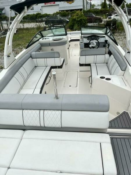 SDX27 27ft Sea Ray Yacht For Sale