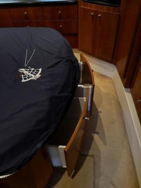 46' Carver aft stateroom