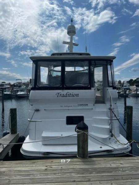 46'Carver aft 