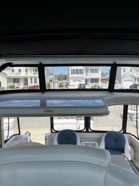 46' Carver aft storage/bridge