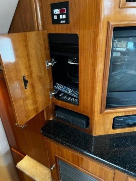 46' Carver AV locker