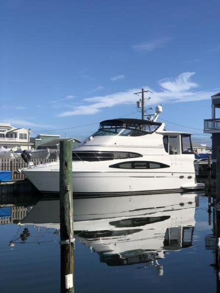 46' Carver port fwd profile