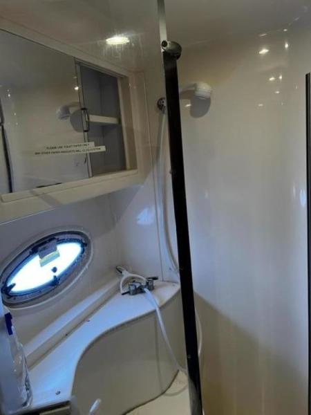 46' Carver aft bathroom