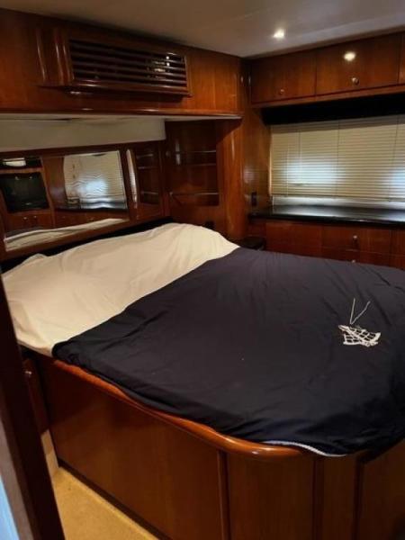 46' Carver aft stateroom