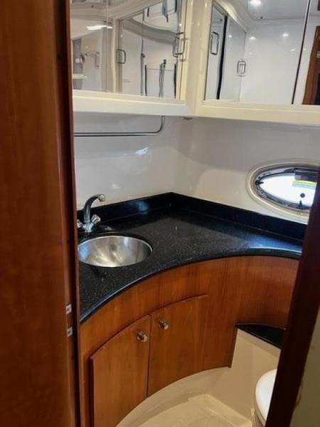 46' Carver aft bathroom