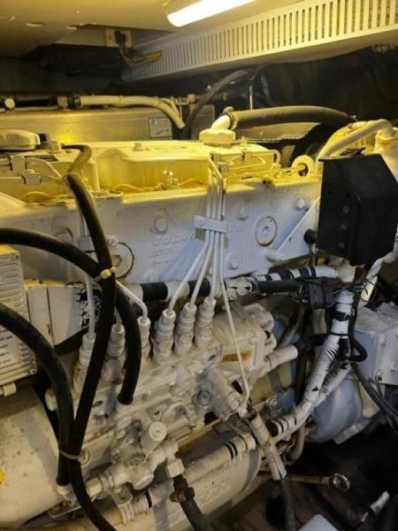 46 Carver stbd engine