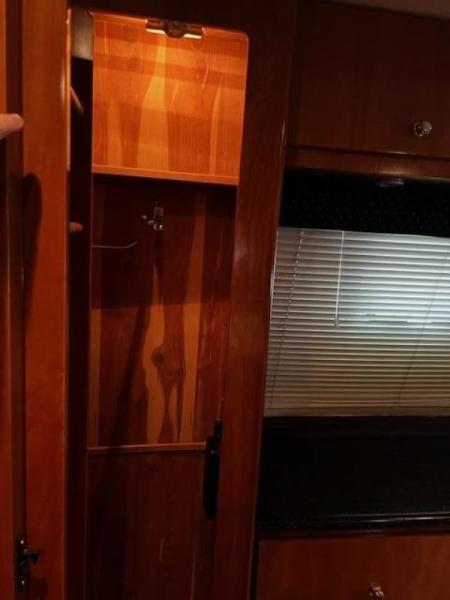 46' Carver aft locker