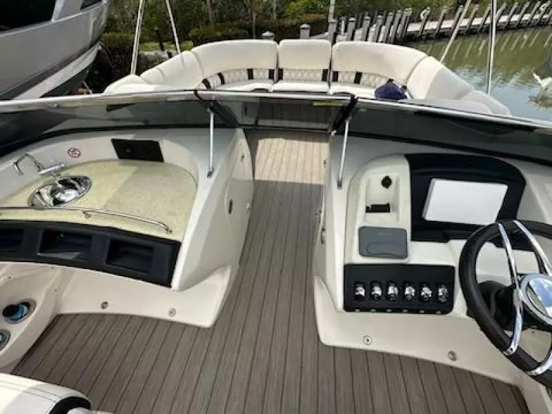 25ft Bennington Yacht For Sale